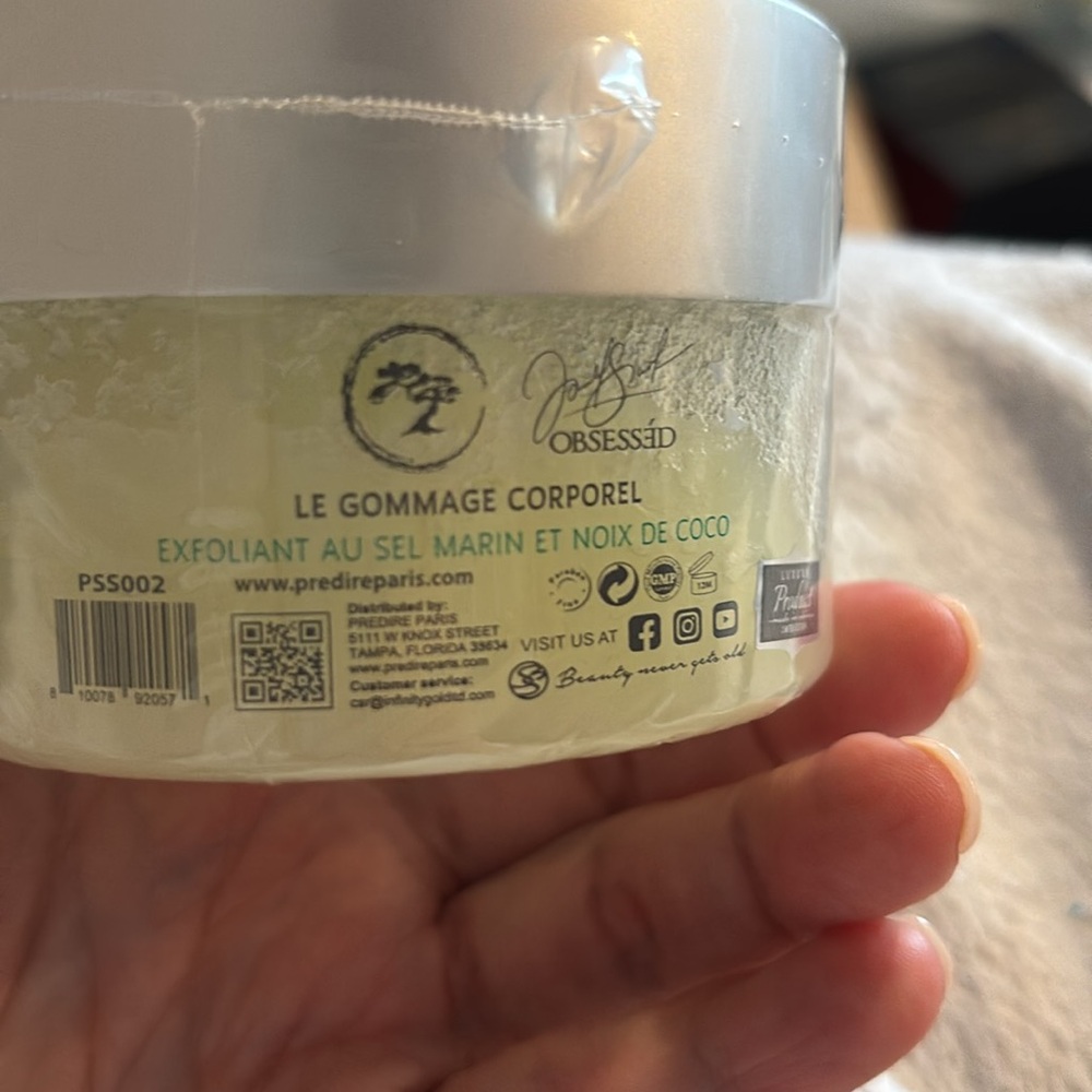 Coconut Sea Salt Exfoliating Body Scrub w Argan Oil & Vitamin E - Picture 5 of 6